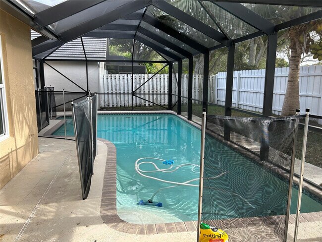 Building Photo - 7430 Ashley Shores Cir