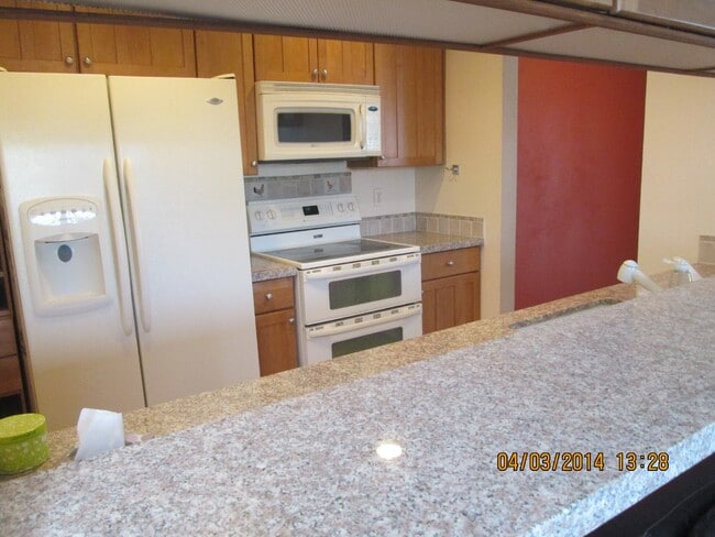 Building Photo - Stonegate living!