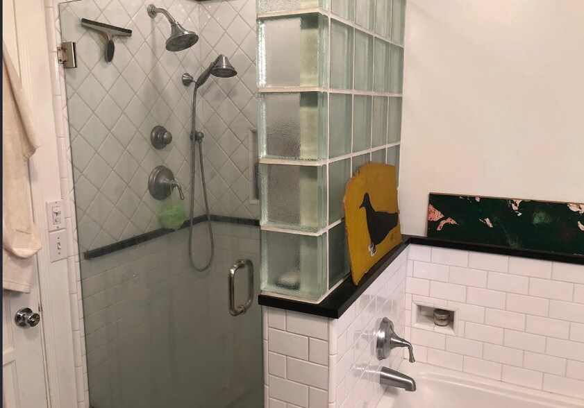 Building Photo - 5807 Beck Ave