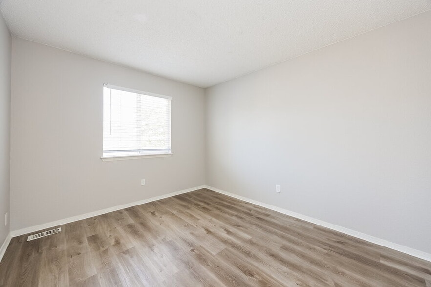 Building Photo - 6325 Ashridge Ct