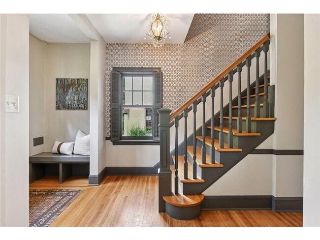 Building Photo - 3933 Zenith Ave S