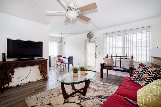 Building Photo - 438 Mansfield K