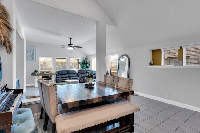 Building Photo - 1129 Snowy Owl Dr