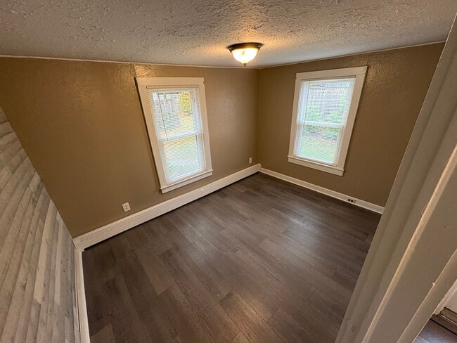 Building Photo - 1131 Smithtown Ave