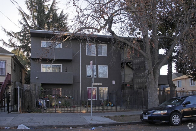 1828 28th Ave - Sausal Haus