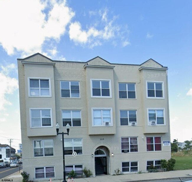 Primary Photo - 225 Atlantic Ave