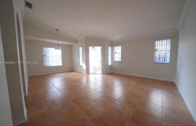 Building Photo - 9921 SW 164th Ct