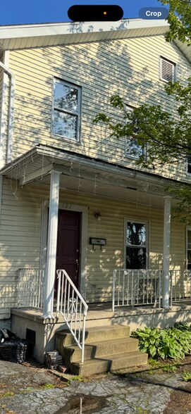 Sit out in front or back yard. Very quiet and friendly neighborhood - 121 Morris Ave