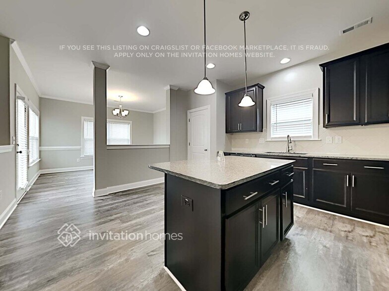 Building Photo - 1088 Lakemont Dr