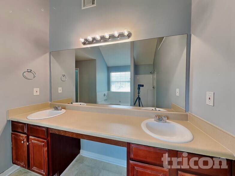Building Photo - 4828 Triger Ln