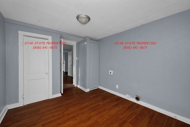 Building Photo - 2 Bed + Office!