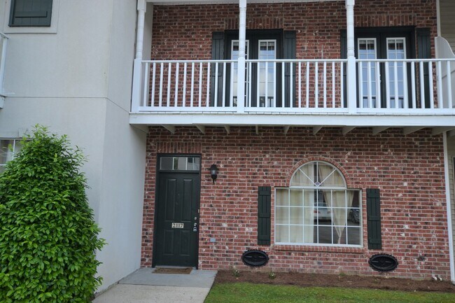 Building Photo - 2117 Cypress Hall Alley