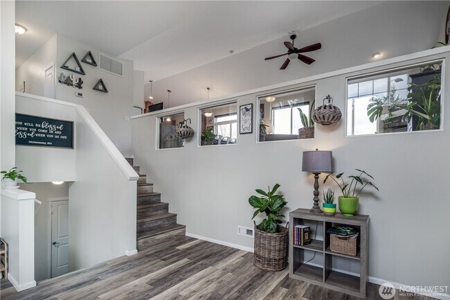 Building Photo - Spacious Eagle Heights Rental w/ Playgroun...