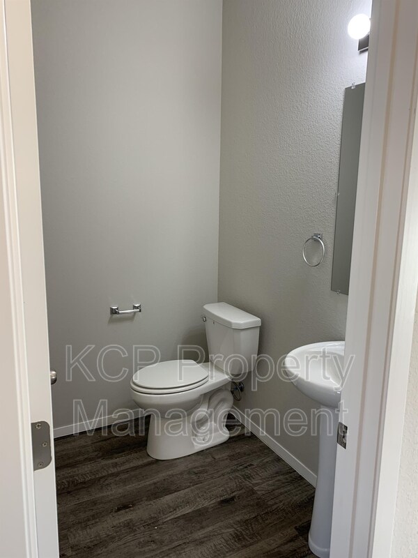 Building Photo - 1127 S Kingfisher Ln