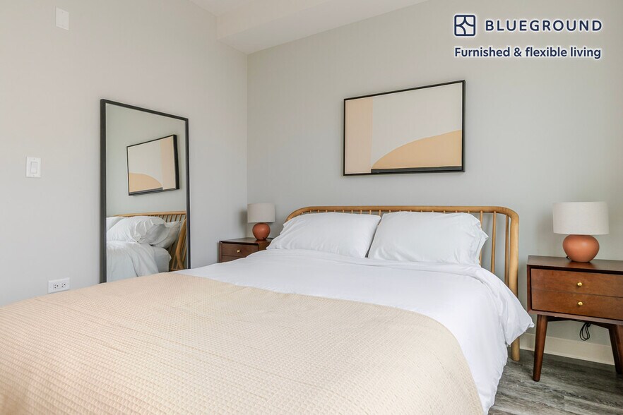 Building Photo - 6149 N Broadway