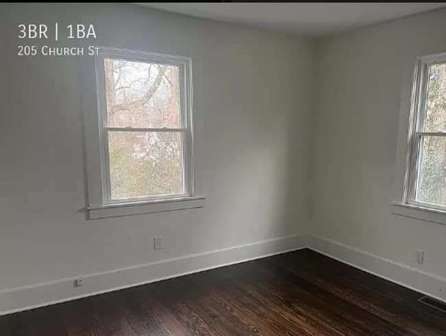 Building Photo - 205 Church St