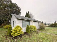 Building Photo - 2Bd/1Ba Seattle House