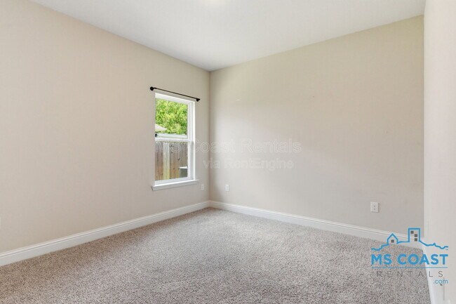 Building Photo - 5723 Overland Dr