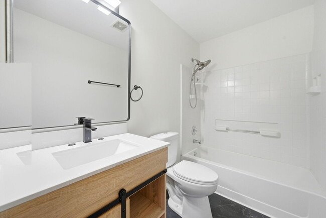 Building Photo - 2330 Twilight Dr