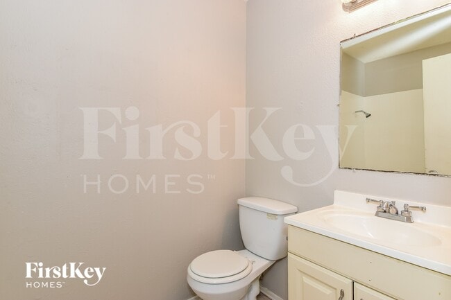 Building Photo - 14912 Oakwood Ln