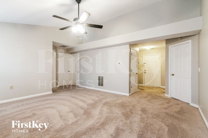 Building Photo - 2242 Valley Creek Way