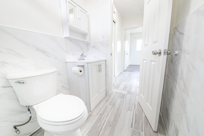 Building Photo - 248 E Norton St