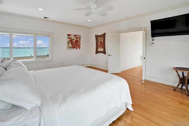 Building Photo - 605 Dune Rd