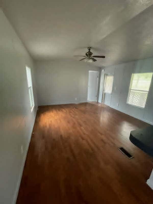 Building Photo - 2 bedroom 1 bath mobile home