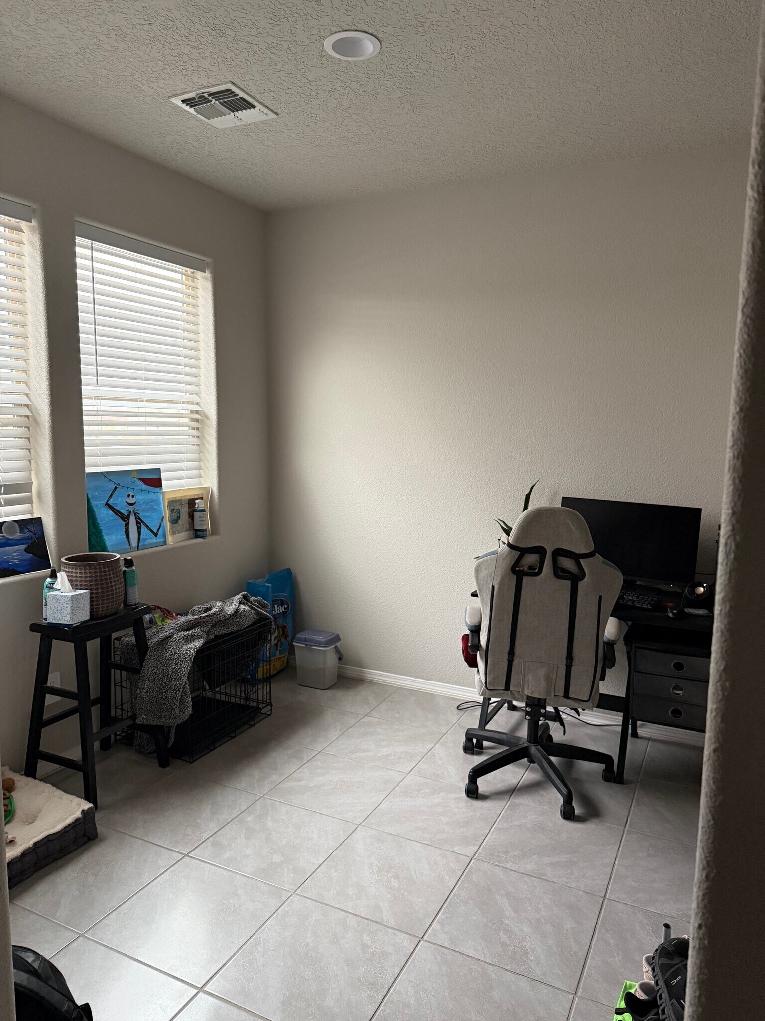 Building Photo - 1987 Tesoro Loop NW