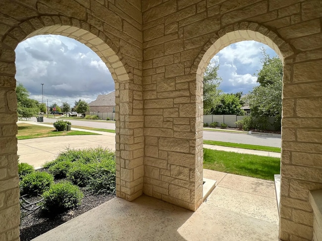 Building Photo - Find your Georgetown Dream at this Beautiful 3-Bedroom 2.5-Bathroom House!!!!