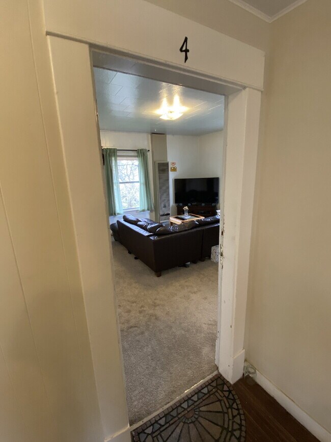 Building Photo - Walk to Downtown & Waterfront from Lettered Streets | 1BR Gem for $1,400/mo