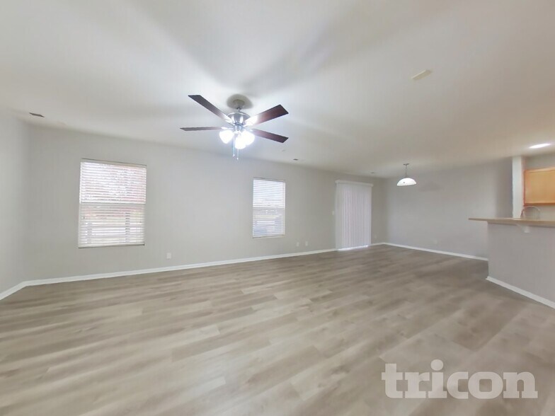 Building Photo - 6275 Wescroft Ave