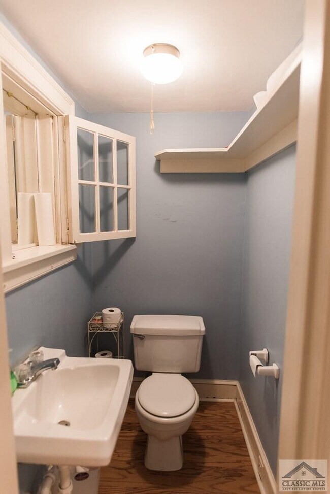 Building Photo - 285 Hampton Ct