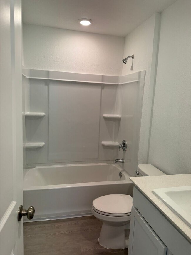 Building Photo - New Build 3 Bedroom 2 Bathroom Home in New...