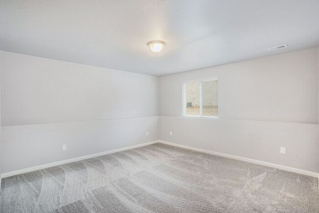 Building Photo - 3723 Pristine Ave
