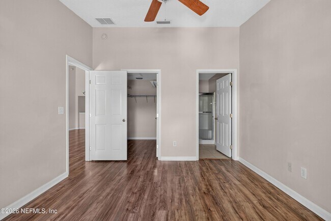 Building Photo - 7047 Deer Lodge Cir