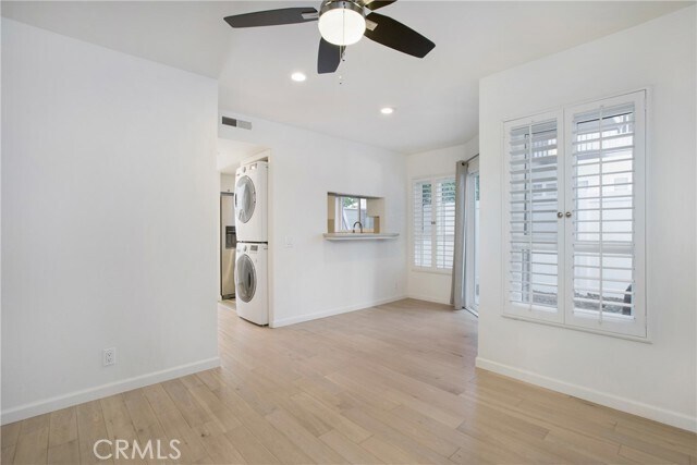 Building Photo - 552 Cypress Dr