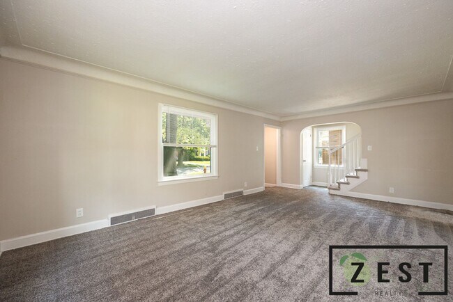 Building Photo - BEAUTIFUL 3 BD 1.5 BATH HOME! OPEN HOUSE S...