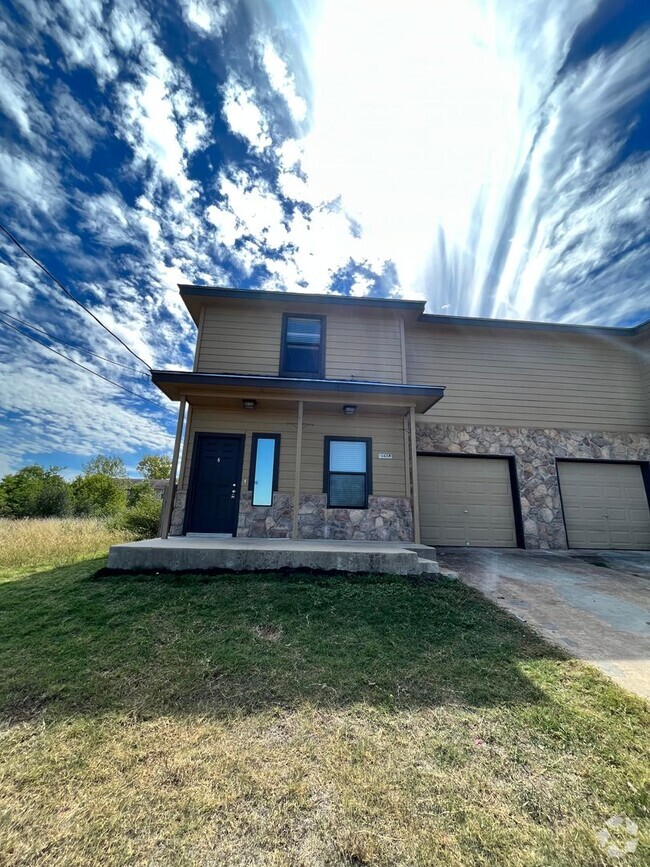 Building Photo - 105 Homonu Ct