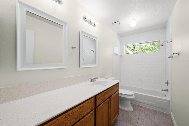 Building Photo - 17402 Eastwood Cir