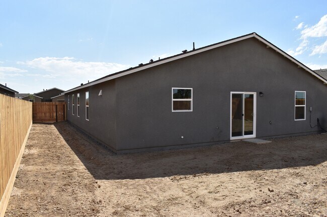 Building Photo - 685 Marshall Ln