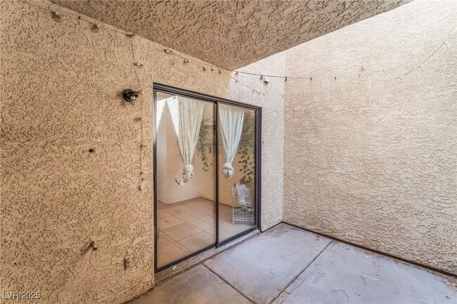 Building Photo - 2692 Matogroso Ln