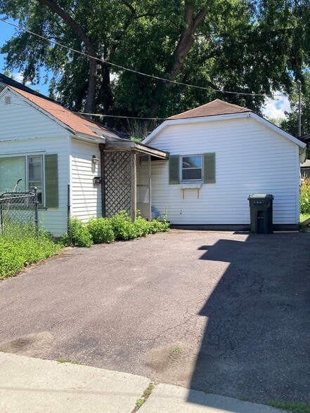 Building Photo - 50-52 Howard St