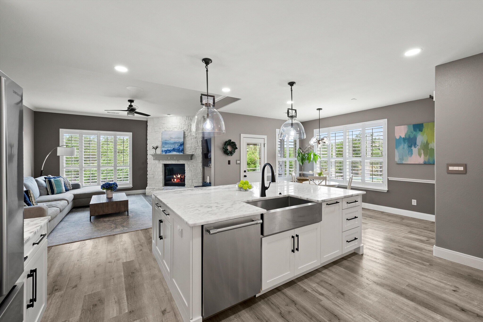 Kitchen - 291 Torrington Dr
