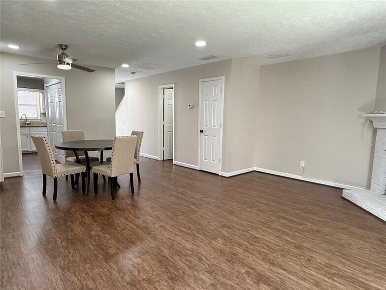 Building Photo - 2926 Webb Bridge Rd