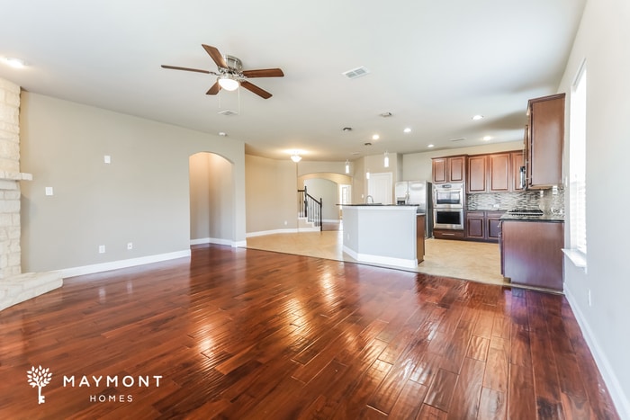 Building Photo - 604 Kinghaven Dr