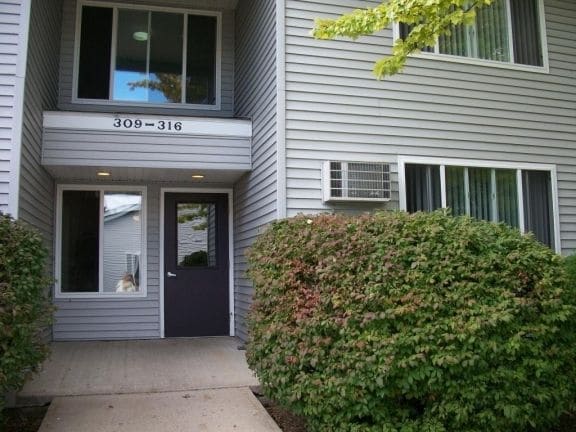 Building Photo - Charlevoix Apartments