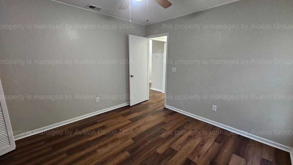 Building Photo - 3545 Villa Pl