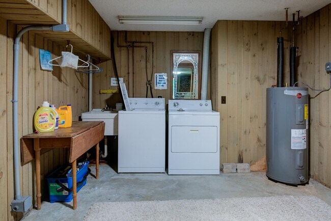 Building Photo - 73 Kearsarge Woods Ln