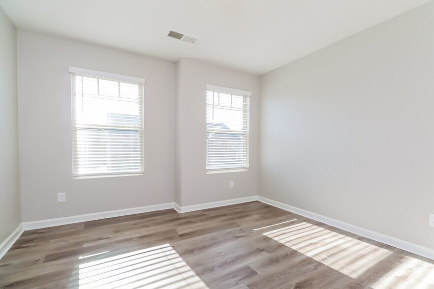 Building Photo - 1075 Lear Dr